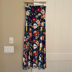 NWOT Floral Maxi Skirt size S